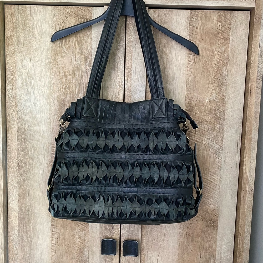 Amerileather Black Leather Tote - Picture 8 of 15